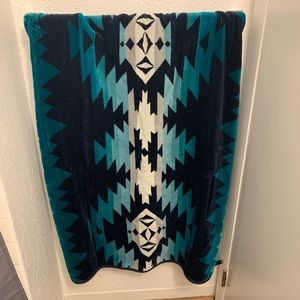 NWOT Pendleton Towel